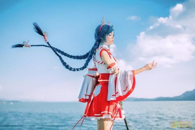 王者荣耀cosplay英雄神还原,鹿晗帅气,小乔美翻