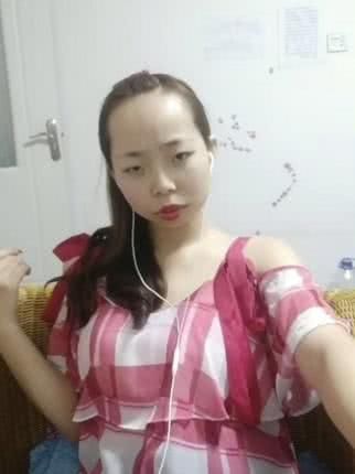 快手嘟嘟姐背景曝光!2天涨粉1200万,全是他们