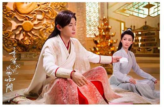 杨紫好像演一部电视剧都能够结一次婚,其中当