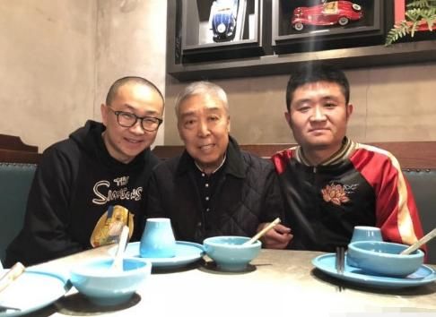 师胜杰老师重病令人揪心,这三拨人满世界晒照让人无语
