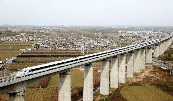 中国境内一大波高铁将在2018年通行, 是在你们那吗!