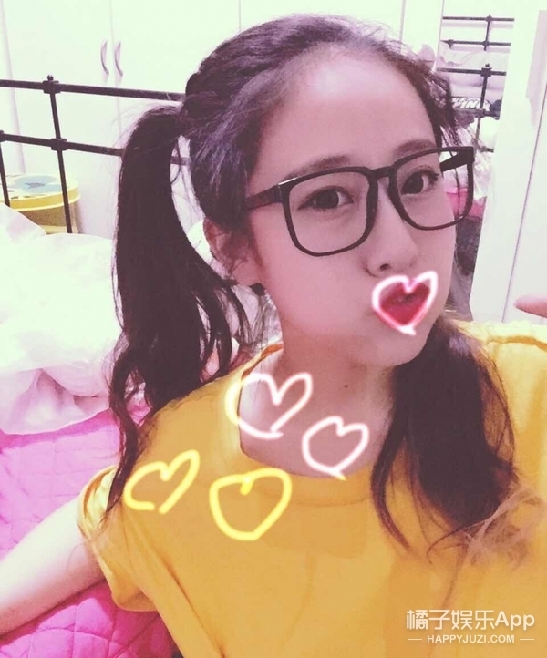 也就是在瘦下来的瞬间，及伟佳收到了前男友的短信，上面写着：现在后悔还来得及吗？当时及伟佳就大笑，然后删掉了前男友所有联系方式。她已经成功了，连报复都不用了！