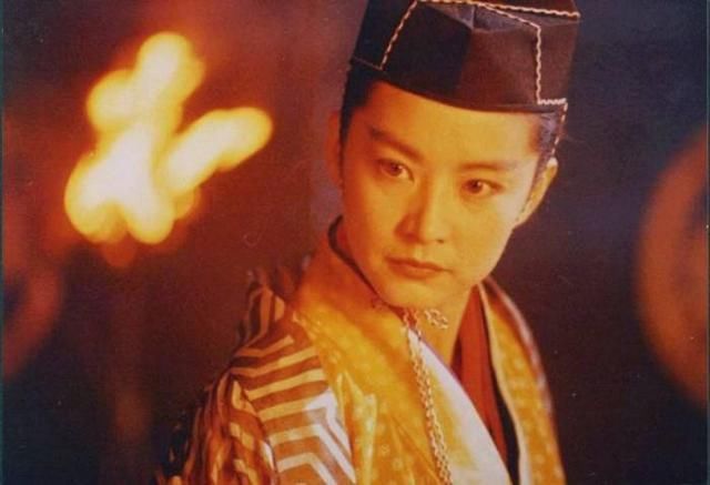 岳不群也练《葵花宝典》,为啥差距那么大,是割的时间问题吗