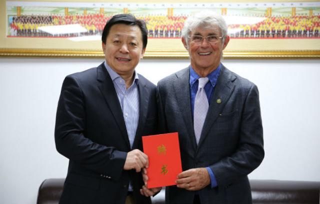 河南建业战西甲赫罗纳演练阵容 国足功勋米卢