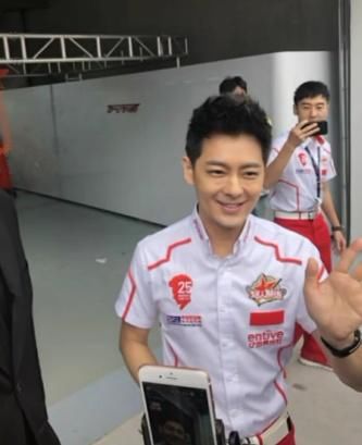 45岁林志颖近照曝光,眼角皱纹明显,网友:原来男