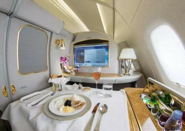 为啥飞机头等舱比经济舱贵好几倍?主要是这8
