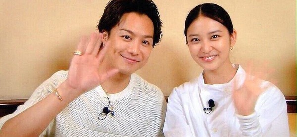 日23岁女星突然宣布怀孕结婚 或被索赔6000万