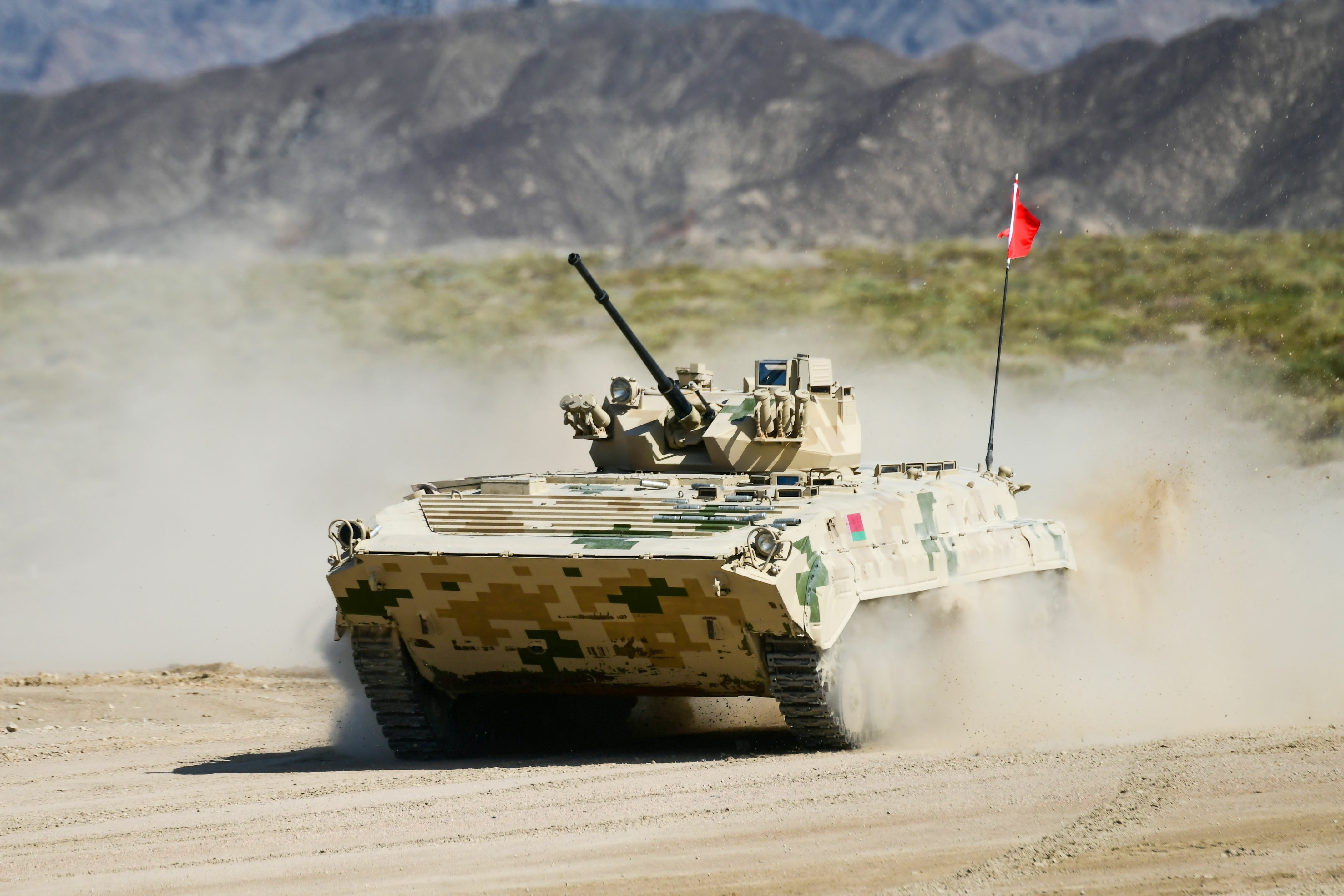 【国际军事比赛-2021】"苏沃洛夫突击"中国车组取得首轮第一名