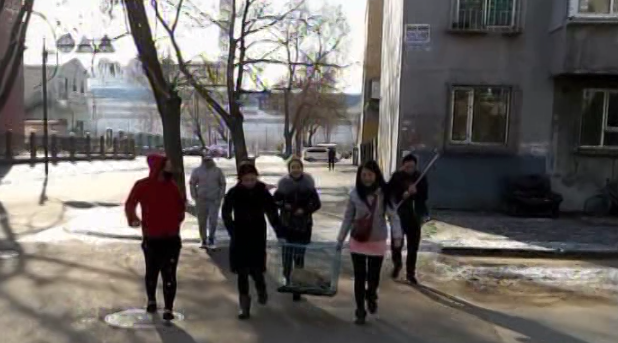 首届中国全媒体公益年会:与爱同行-流浪动物寒冬大营救 首届中国全媒体公益年会:与爱同行-流浪动物寒冬大营救