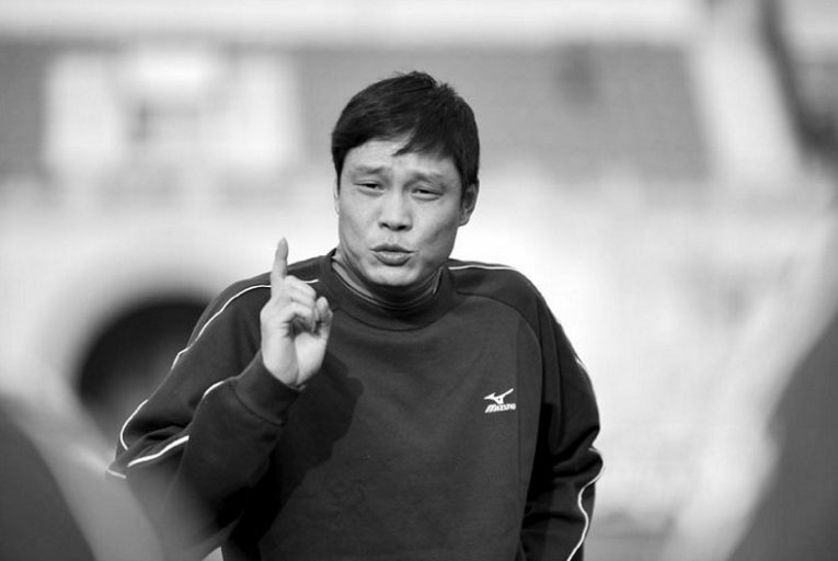 中国收入最高的球星,三度结婚终娶小17岁女友