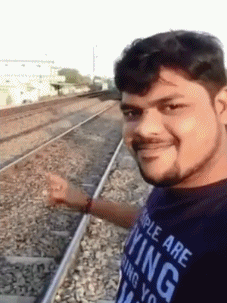 搞笑gif:酸爽的撕皮,胆小勿看