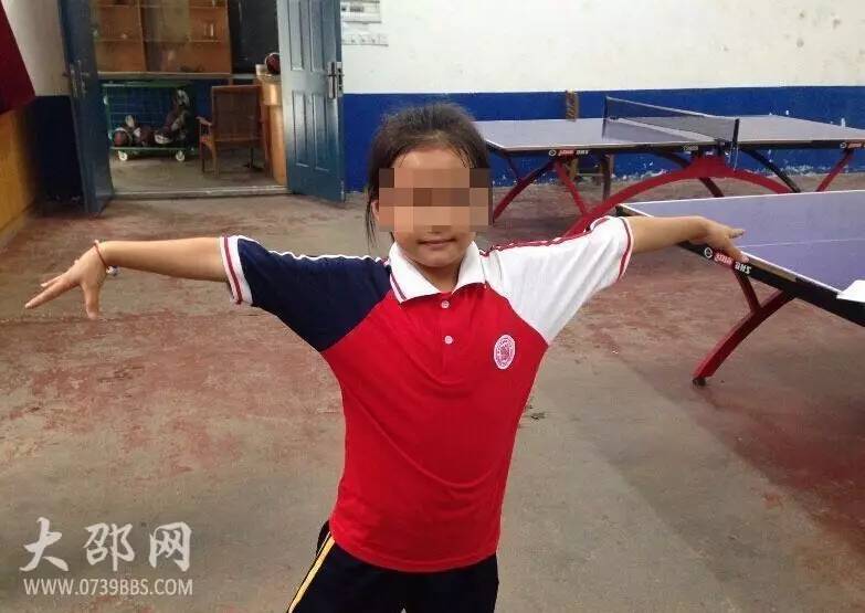 9岁女孩喷泉里玩耍,突然死亡!一旁的妈妈又是毫不知情-北京时间