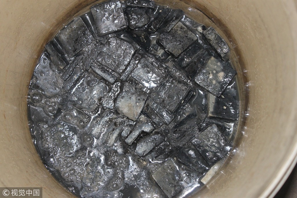 臭豆腐配料表惊现屎!黑色臭豆腐你还敢吃吗