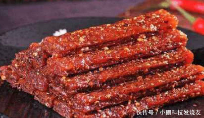 巴铁人到中国旅游,买了6斤酸菜10包辣条,看到