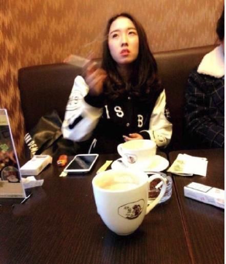 火箭少女风波不断,队长孟美岐遭曝光黑历史,女