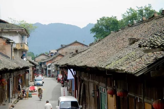 成都周边8大冷门古镇,自带免费耍水模式,夏日