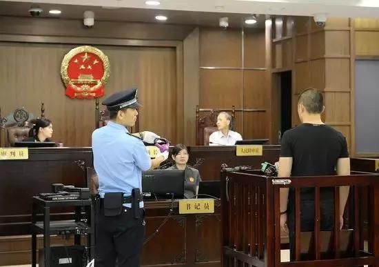 残忍!男子杀人抛尸后还发朋友圈约人游玩 15岁