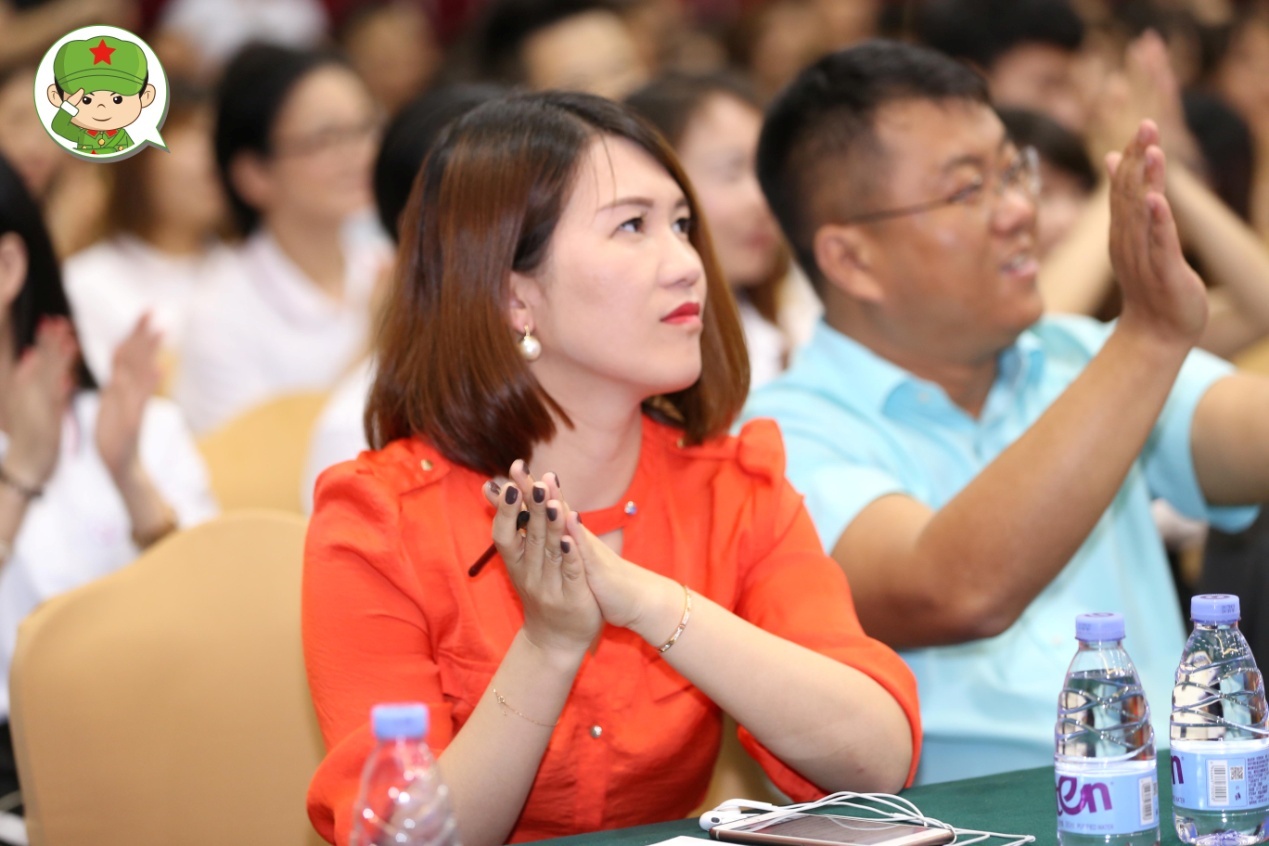 微商导师密训营:王小欧老师以独特的气韵,感染全场