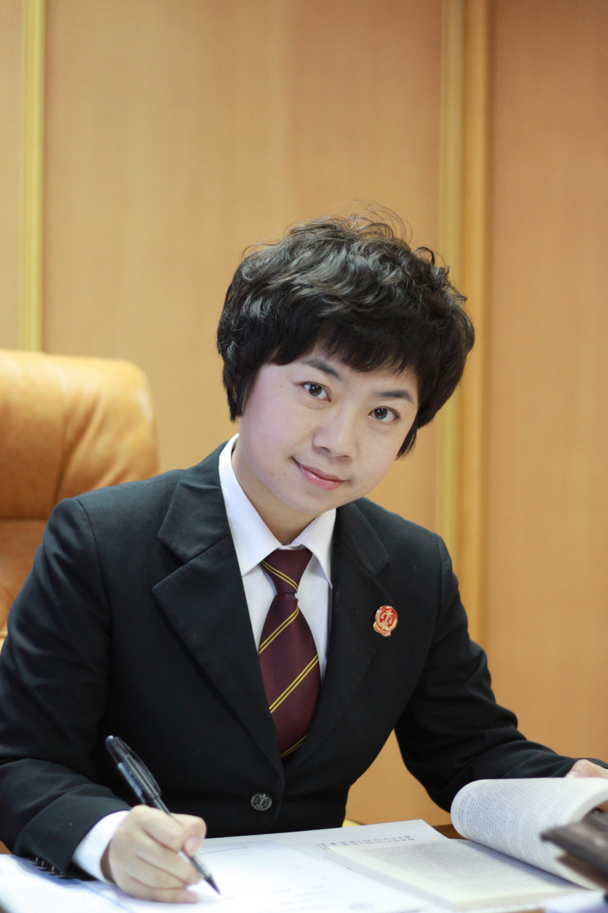 人大代表厉莉:建议增设“非法放贷罪”打击校园贷 人大代表厉莉:建议增设“非法放贷罪”打击校园贷