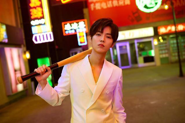 明星也玩电竞?林更新ID超自信鹿晗自侃显高情