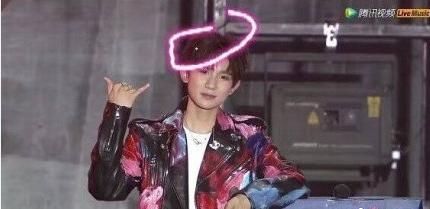 TF演唱会王源疑似被激光笔射眼睛?谢娜住院发