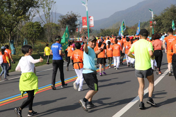 “苏控集团”2019风光智跑江苏溧阳站成功开跑(图9) “苏控集团”2019风光智跑江苏溧阳站成功开跑(图9)