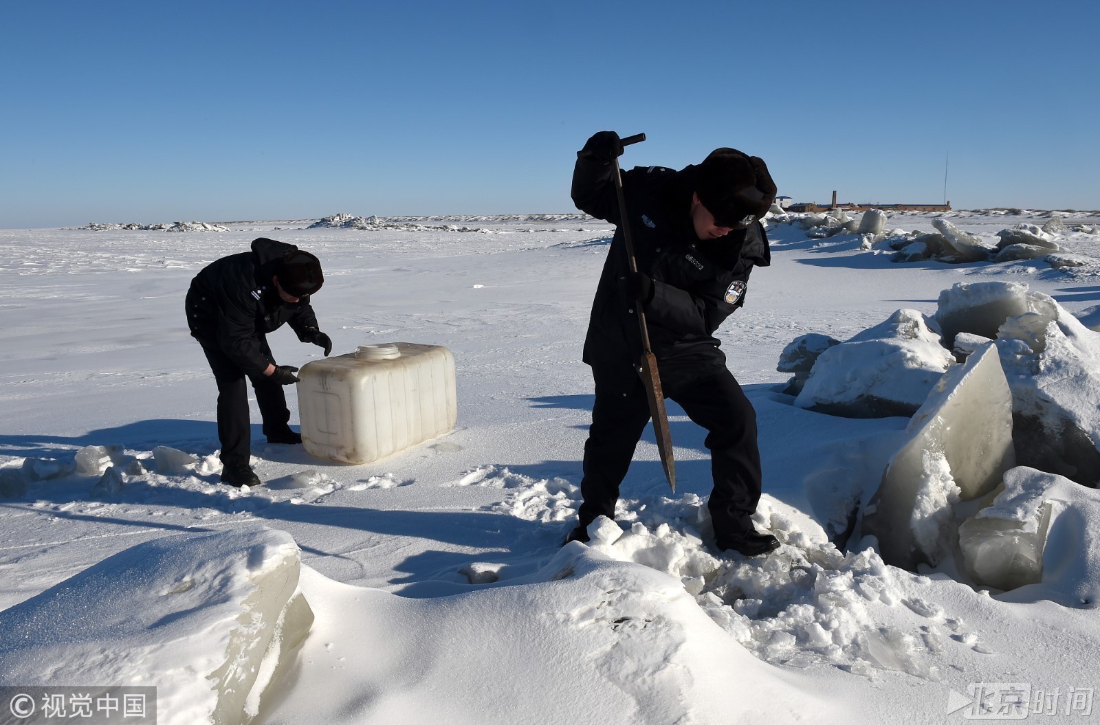 盘点那些数九寒天里最可爱的人 凛冽寒风中坚守岗位