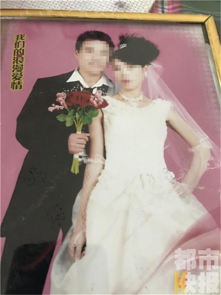 随后记者来到了蒲城县公安局刑侦大队，李燕萍死亡一案他们正在侦办 具体细节不便透露，但是可以确定的是，李燕萍在死前曾经遭受过她的丈夫以及婆婆的殴打。目前，她婆婆路某，丈夫 马某已经因涉嫌故意伤害罪被刑事拘留，目前关押在蒲城县看守所。