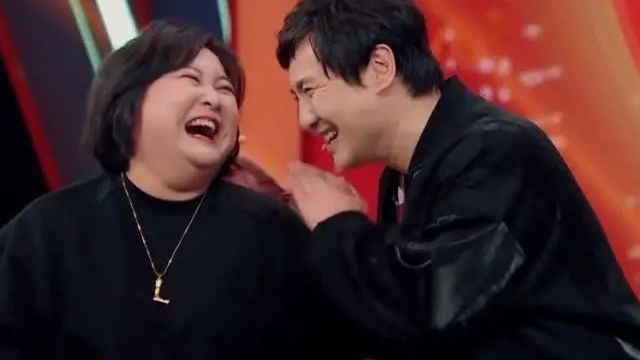 贾玲暴肥到“没脖子”，她到底经历了什么？