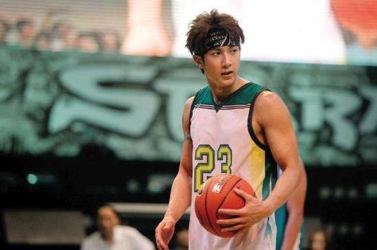 如果将会打篮球的娱乐明星组成一支篮球队,请