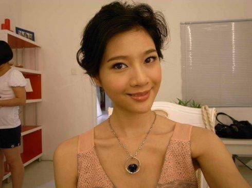 因孙俪让她一夜爆红,没出月子惨遭家暴!带病拍