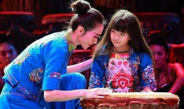 60岁杨丽萍4大未解之谜真相,50亿资产,膝下无