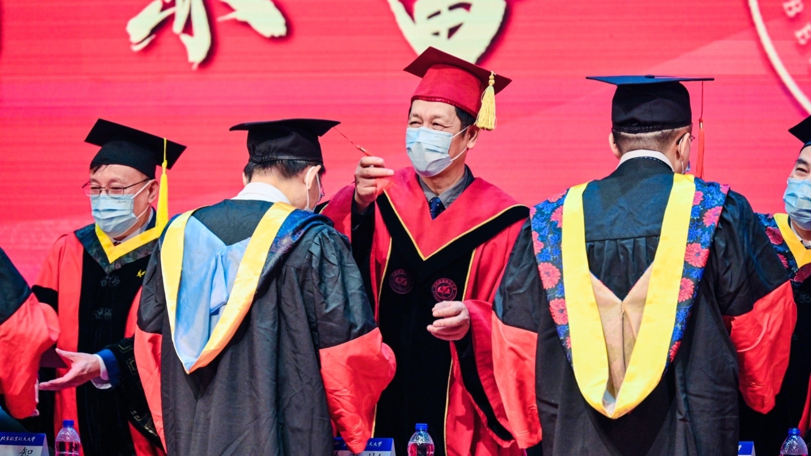 3097名研究生正冠扶苏、拥抱未来,院士寄语三句话! 3097名研究生正冠扶苏、拥抱未来,院士寄语三句话!