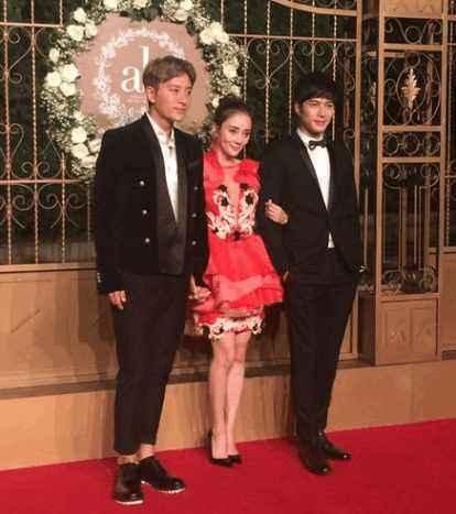 黄晓明婚礼王思聪都来当伴郎,为啥请不动她?网