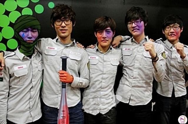 S7三星冠军皮肤梗:安掌门皇子为什么要拿着棒