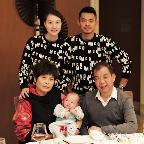 谢杏芳520发文疑手撕小三:见到上去给两个耳光 谢杏芳520发文疑手撕小三:见到上去给两个耳光