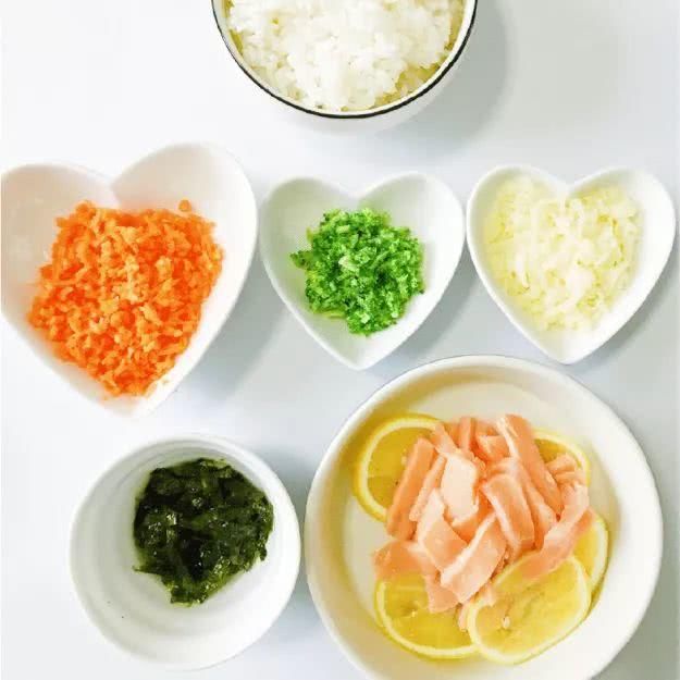 三文鱼海苔蔬菜饭团,宝宝吃了长高高!
