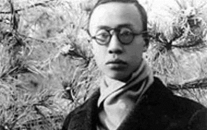 溥仪晚年去故宫游玩,指着墙上的照片说了5个字