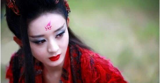 赵丽颖黑化,杨幂黑化,李沁黑化,都不如她!一个