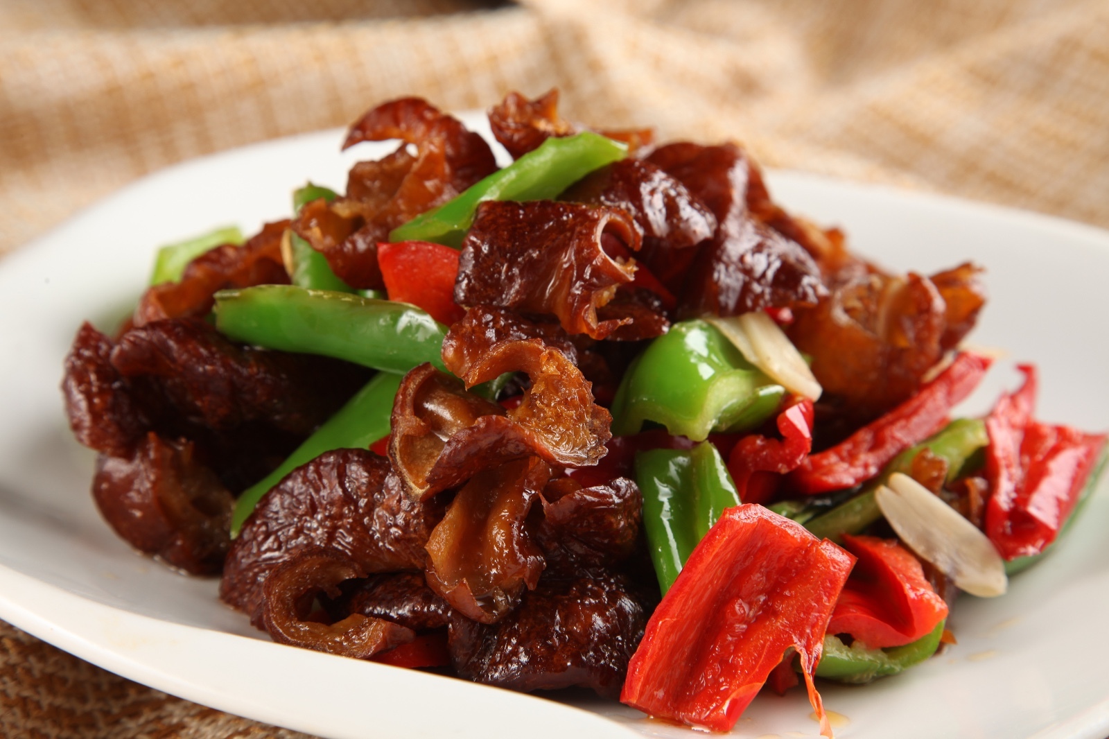 干煸肥肠家常做法,外酥内嫩不油腻!