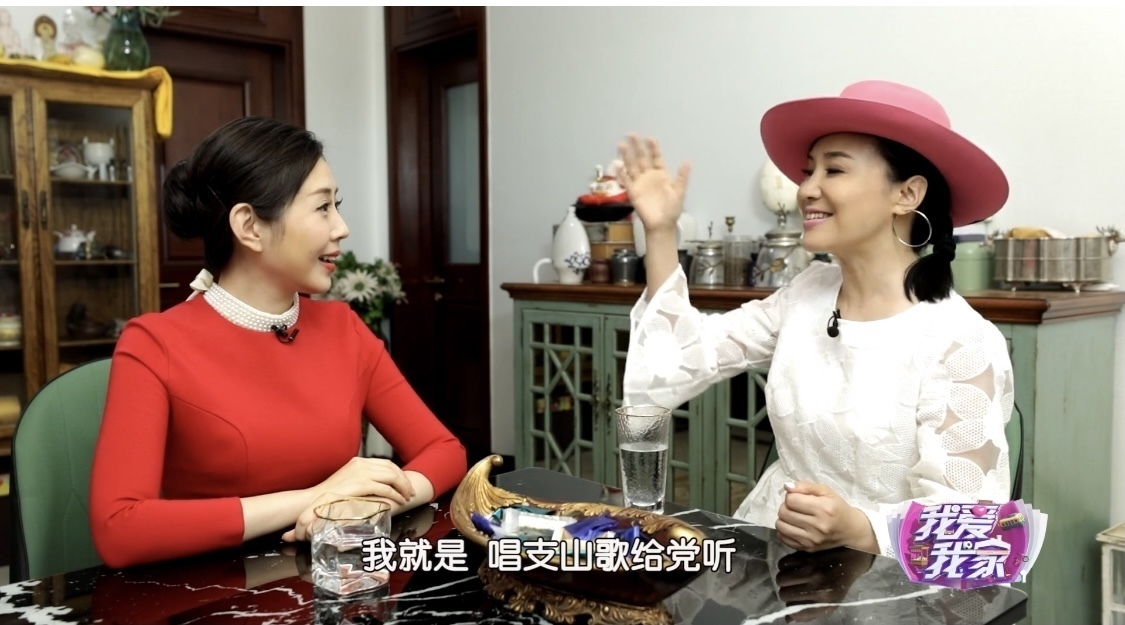 3岁时的周艳泓开“演唱会” 《南泥湾》是保留曲目 3岁时的周艳泓开“演唱会” 《南泥湾》是保留曲目