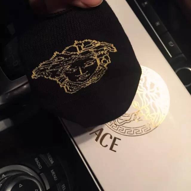 Versace范思哲美杜莎 无数船袜,都有不为人知