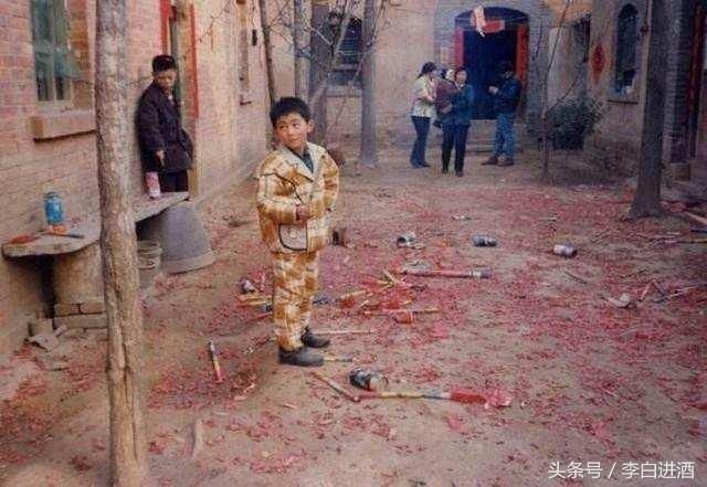 马上就要过春节!90年代农村过年都是非常热闹