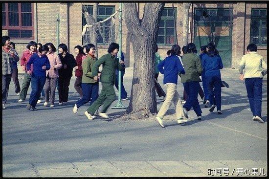 那时没有网络、手机,80年代的校园生活老照片