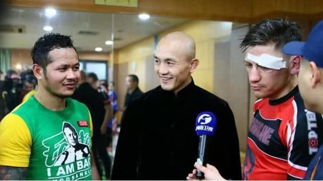 一龙客观评价李景亮,输掉比赛他尽力了,两个人