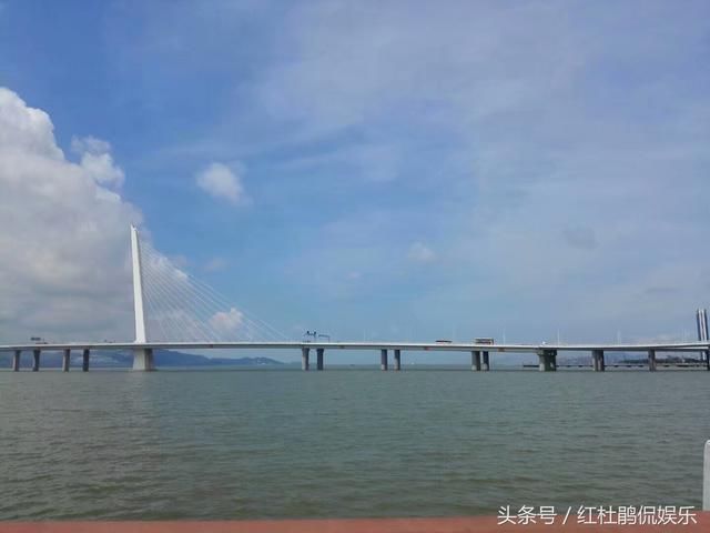 深圳湾跨海大桥,连接香港元朗与深圳蛇口,来深