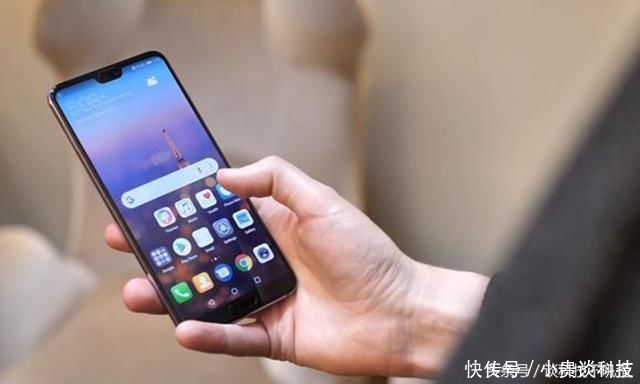 给你4500元,买华为P20还是iPhone8? 网友说出