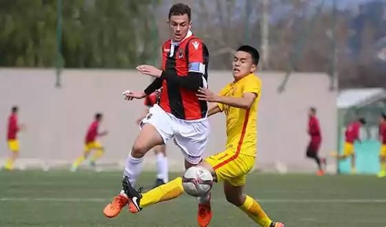 中国u19男足2:0战胜法国豪门,收获海外拉练首