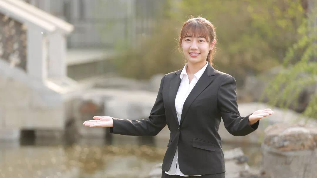 第九届北京市导游技能提升大赛暨全国导游大赛选拔赛决赛选手 陈思 第九届北京市导游技能提升大赛暨全国导游大赛选拔赛决赛选手 陈思