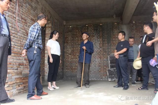 区委常委、纪委书记、监委主任路晨霞深入鱼龙